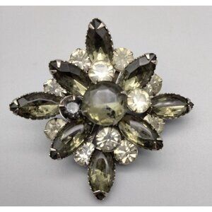 Starburst Green Smoky Rhinestone Scalloped Edges Riveted Layer Brooch Pin VTG 2"